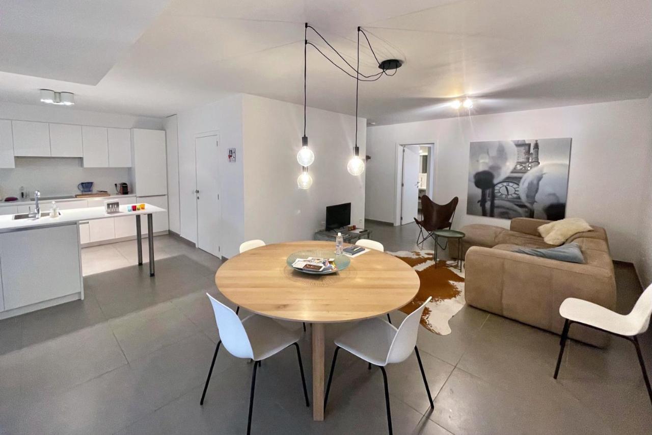 Apartment With Free Covered Parking - City Center Gent Exteriör bild